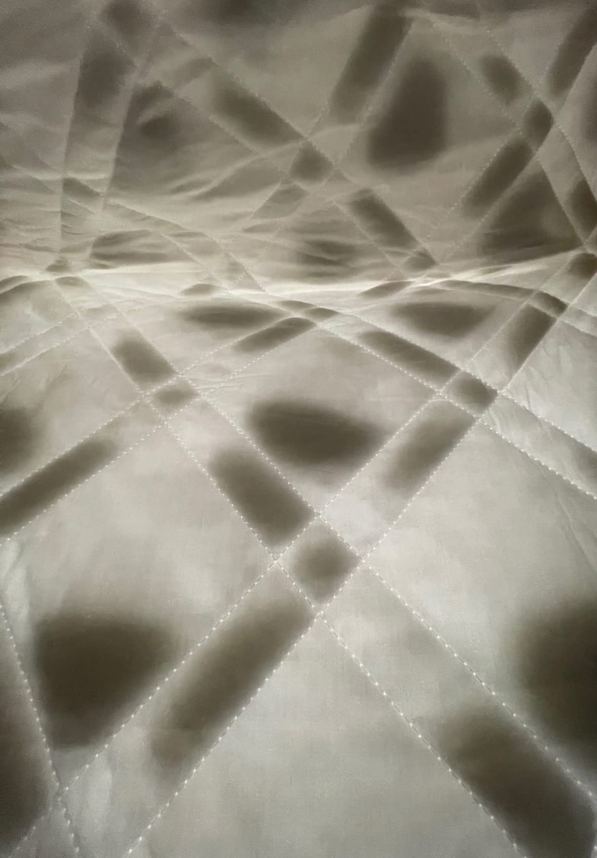 Aricove King Size Weighted Blanket, 22lbs, Cooling Weighted Blankets for Adults, Silky Soft Bamboo Viscose, 88x104 inches, Machine Washable, White customer photo 2