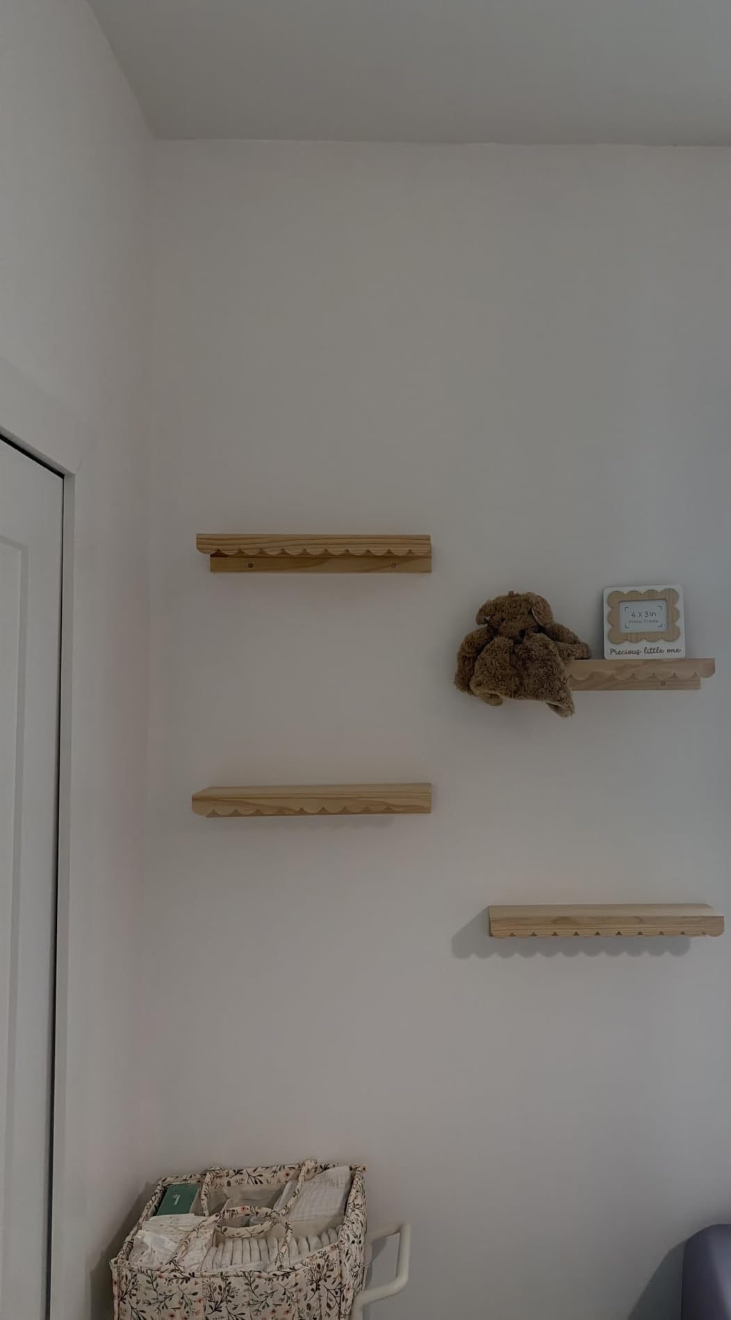 Shario Nursery Book Shelves, 4-Pack White Floating Shelves for Wall Kids, Scalloped Shelves, Wall Book Shelves for Bedroom Kids, Toddler Room, Baby Room, Nursery Decor customer photo 2