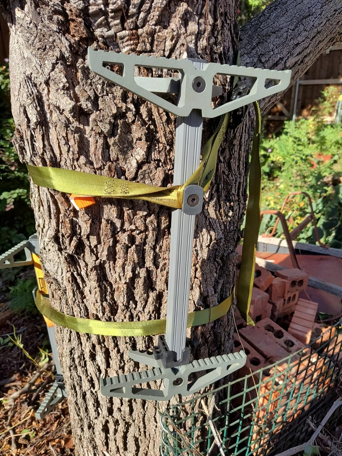 Climbing Sticks, Non-Slip Tree Step Tree Climbing Sticks for Hunting, Lightweight Aluminum Hunting Climbing Steps, Climbing Stick for Tree Stand customer photo 1