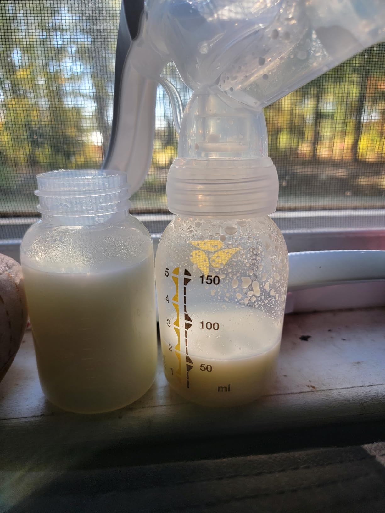 NCVI Manual Breast Pump, Silicone Soft 20mm Flange for Small Nipples, White customer photo 2