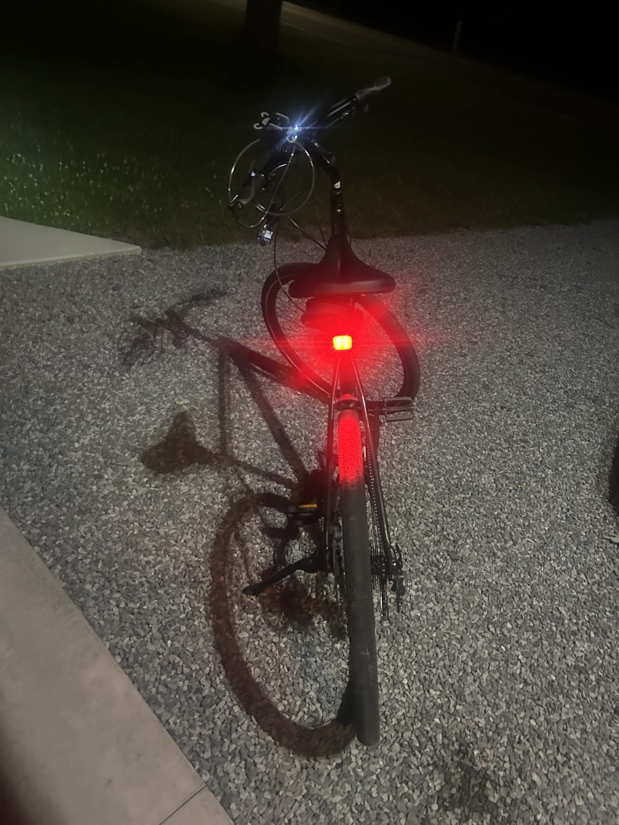 Akale Bike Lights Set, Rechargeable Bicycle Lights Front and Rear, 4 Light Mode Options, Bike Headlight, IPX4 Waterproof, Easy to Install for Men Women Road customer photo 1