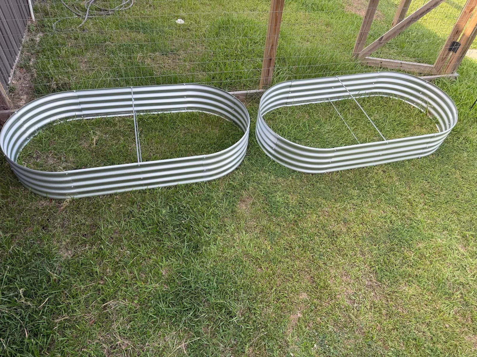 zizin 2 Pack Galvanized Raised Garden Bed Metal Oval Raised Garden Beds Outdoor Planter Box for Vegetables (6x3x1FT, Silver) customer photo 1