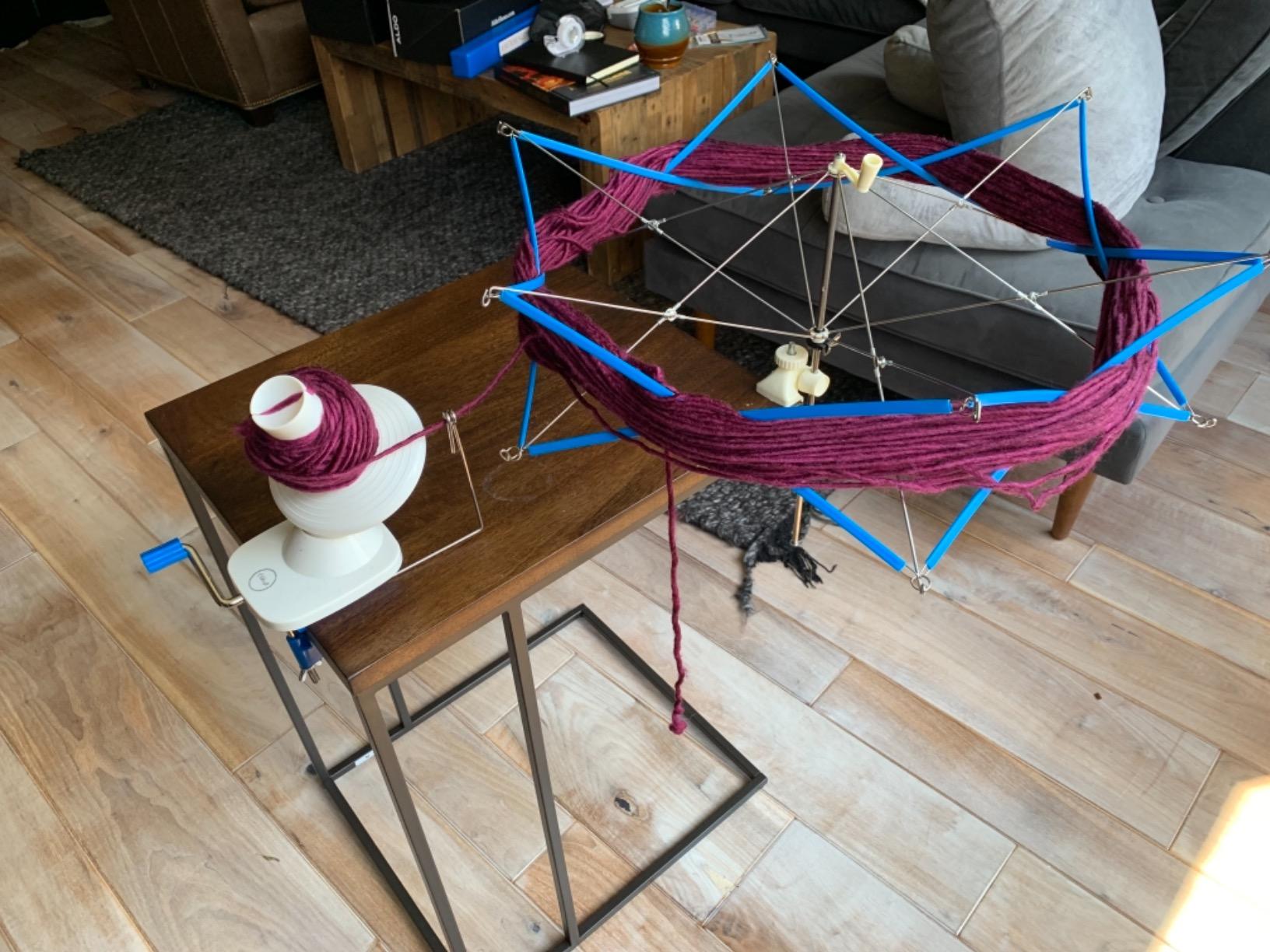 Olikraft Manual Yarn Ball Winder (Coral Pink) customer photo 2