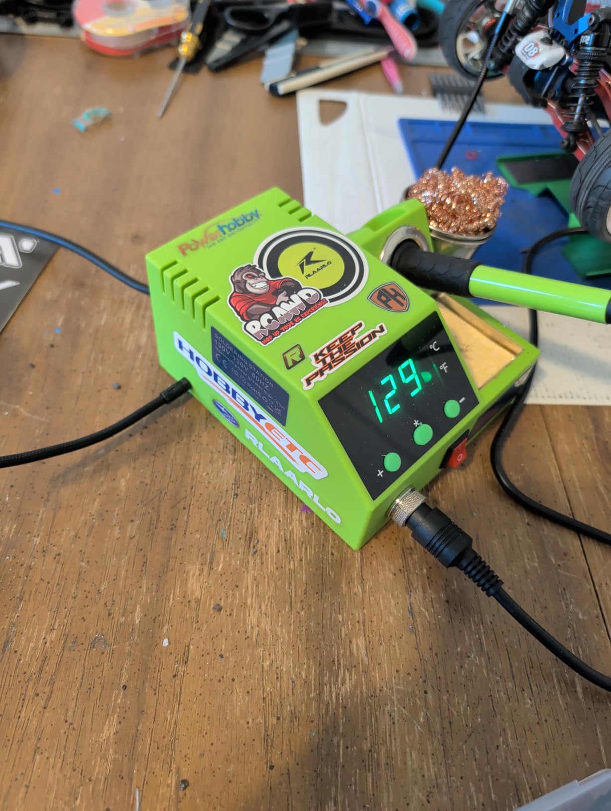 Soldering Station, 100W Digital Display Soldering Iron Station Kit with 2 Helping Hands, 356°F - 896°F, Auto Sleep, °C/°F Conversion, Solder Wire, Tips, Stand, Pump, Tweezers, Tip Cleaner, Green customer photo 2