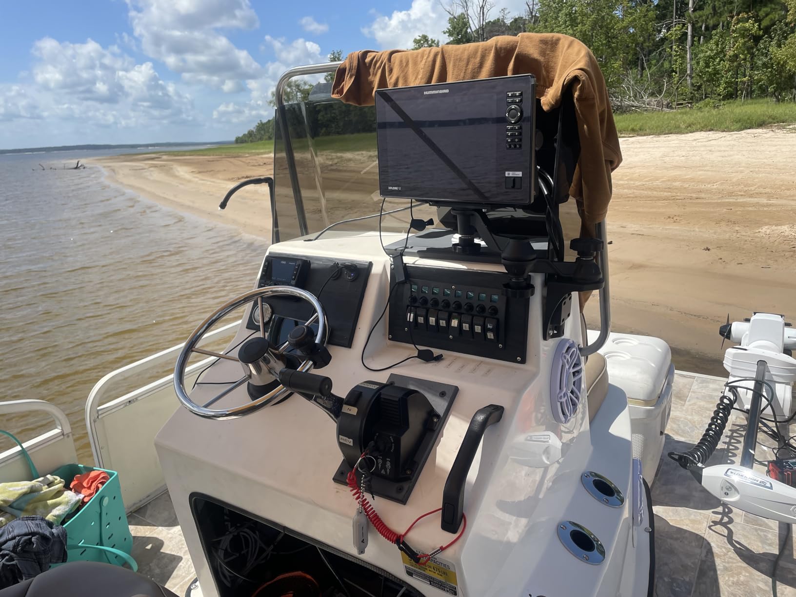 Humminbird XPLORE Series GPS Fish Finder MEGA Side Imaging+ & HD Touchscreen Display customer photo 1