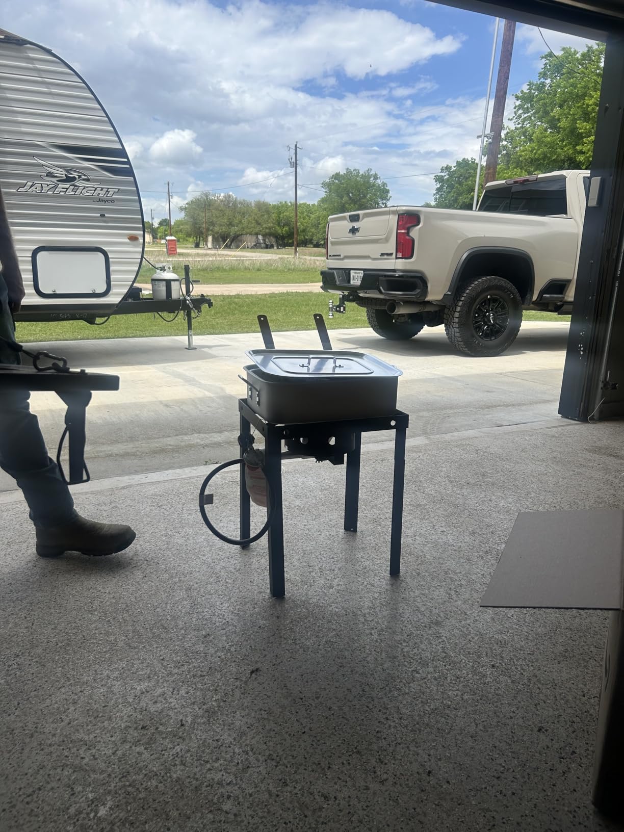 OuterMust 58,000 BTU Outdoor Fish Fryer with Baskets and Lid, 18 Qt. Propane Deep Fryer and 2 Inner Baskets, Ideal for Frying Fish, Chicken Wings, French Fries customer photo 1