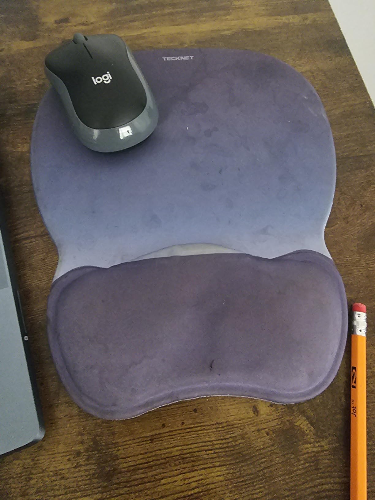 TECKNET Gel Ergonomic Mouse Pad with Wrist Rest, Non-Slip PU Base, Black customer photo 1