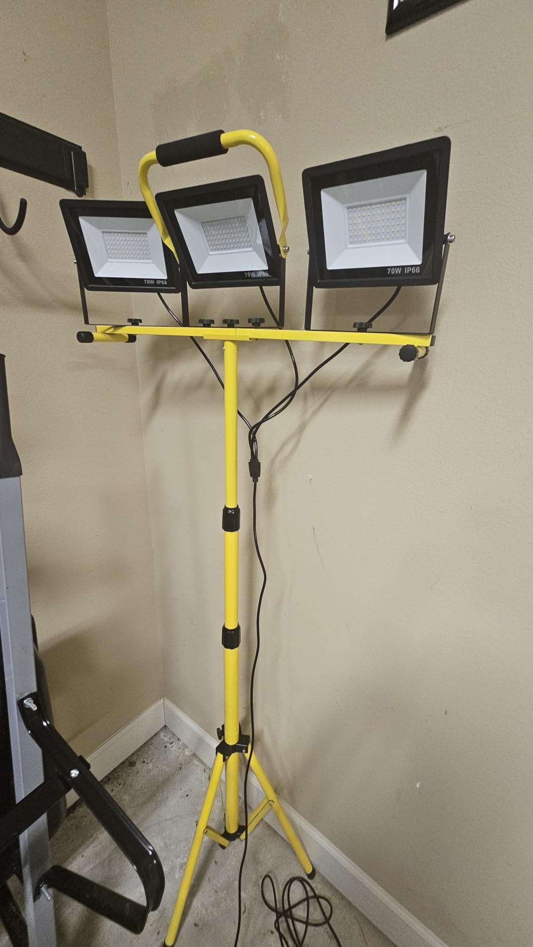 21000-Lumen LED Work Light with Stand for Job Site Garage customer photo 2
