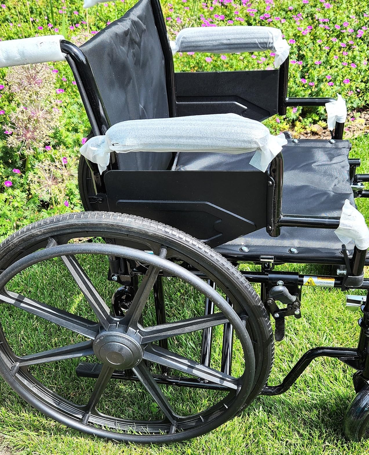 PEPE Mobility Bariatric Wheelchair, 22 Inch Seat, Supports 500 lb, Foldable customer photo 1