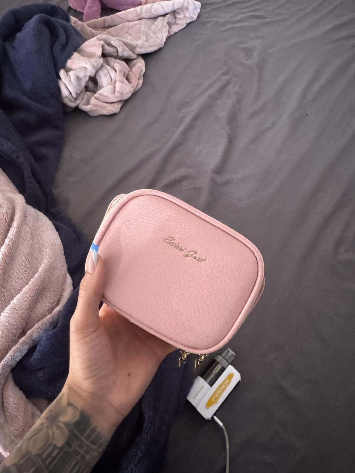 Mini Makeup Bag with Led Mirror, Small Travel Make up Bag 3 Light Modes Adjustable Brightness, for Women Organizer Cosmetic Bag, Portable Travel Train Toiletry Bag, for Pool Parties Work Touch-Ups customer photo 1