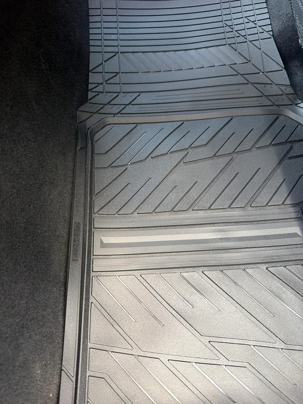 CAR PASS Heavy Rubber Car Floor Mats, Deep Waterproof Car Mats All Weather, Universal Trim-to Fit Automotive Floor Mats for Car SUV Truck Van, Durable Floor Liners Solid Black customer photo 1