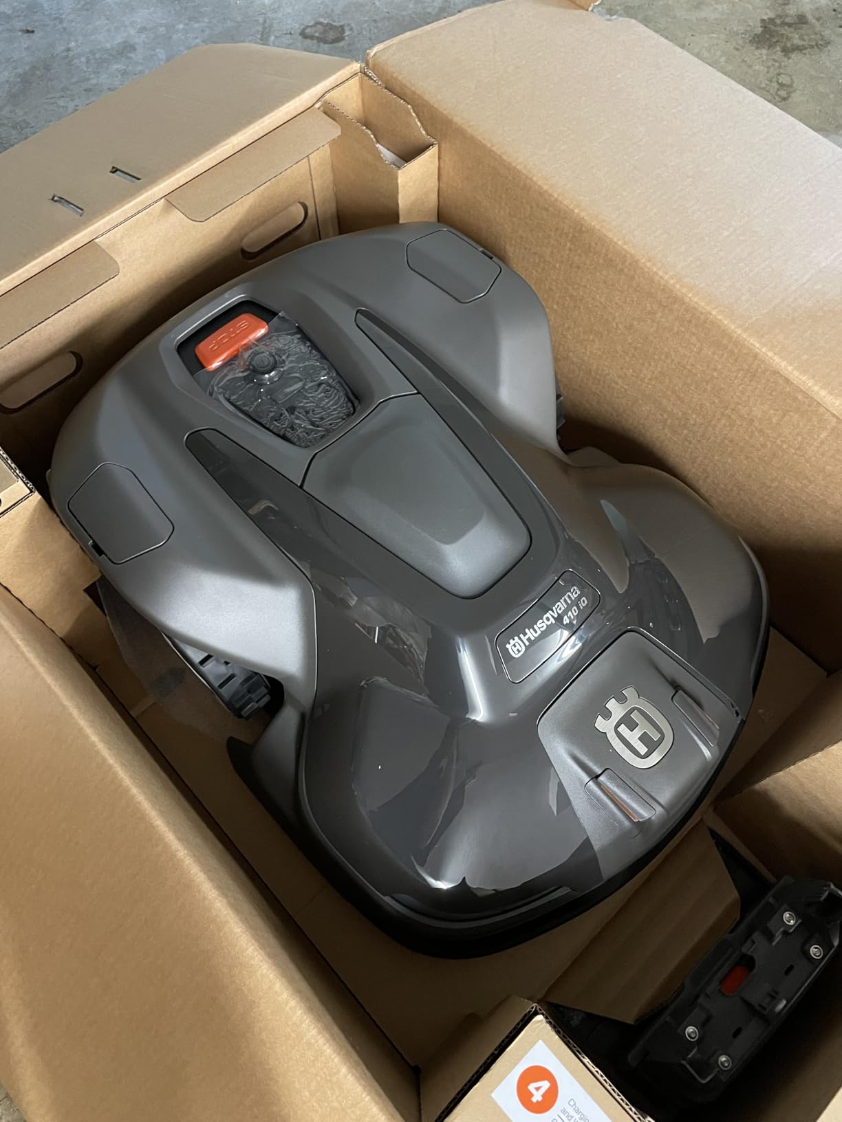 Husqvarna 410iQ ½ Acre Wire-Free, 45% Slope, app Based, Robot Lawn Mower customer photo 1