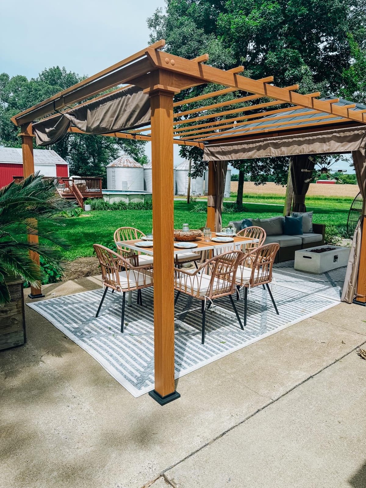 Modern Shade Outdoor Pergola 10x20 with Adjustable Textilene Shade customer photo 2