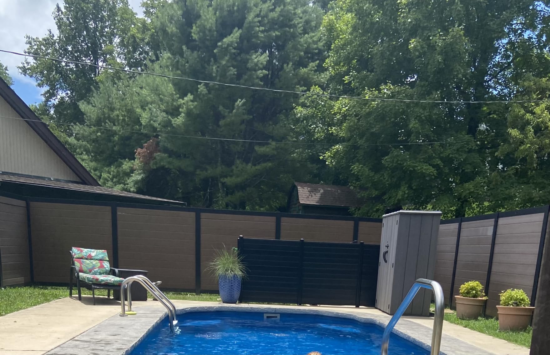 VEVOR Outdoor Privacy Screen 50in W x 50in H 3-Panel Air Conditioner Fence customer photo 1
