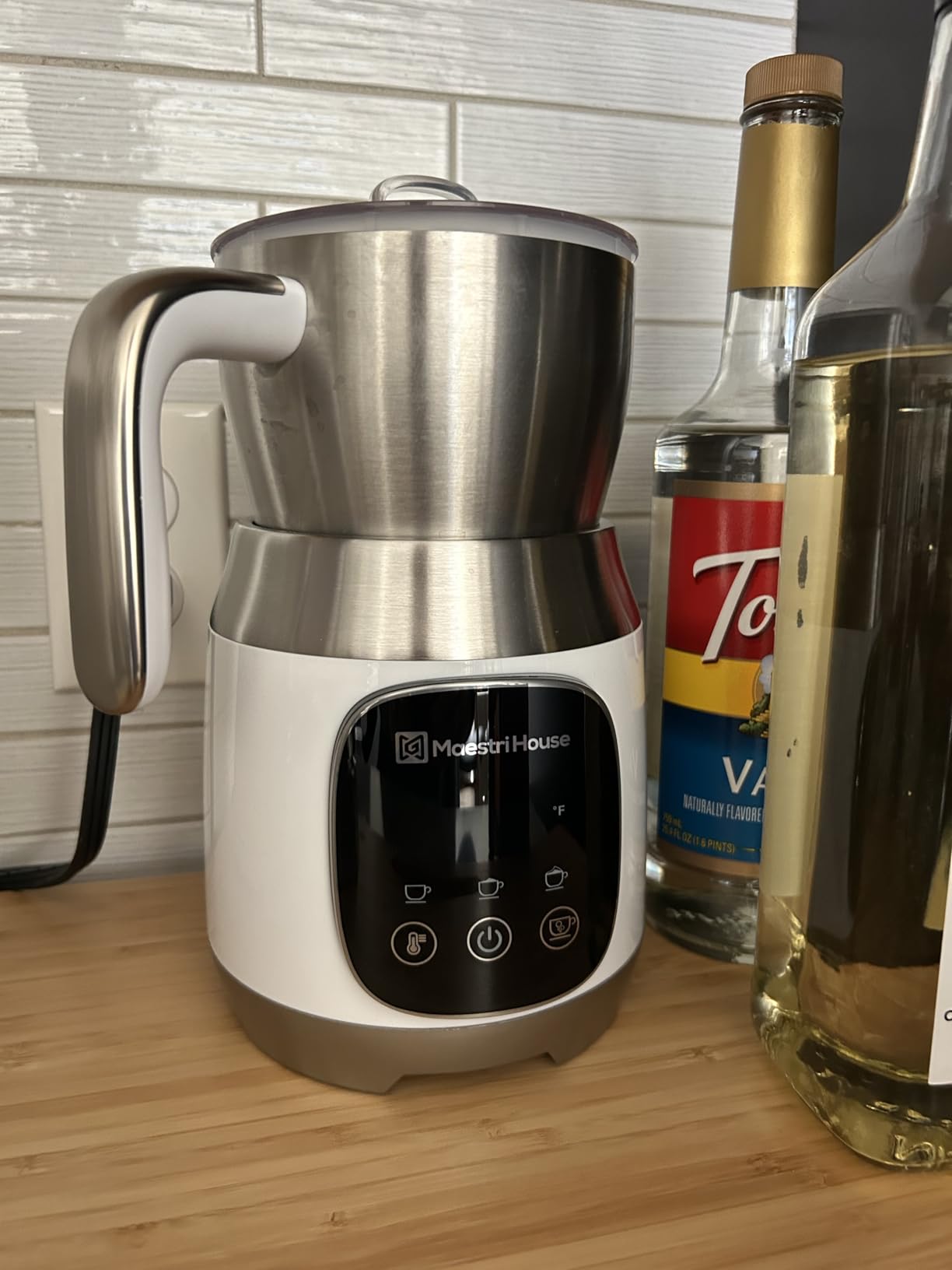 Maestri House DualFro 600 Milk Frother and Steamer 21oz/600mL | Variable Temp 4 Settings & 3 Froth Levels, Memory Function for Latte Cappuccino Hot Chocolate, Dishwasher Safe, Brush Included customer photo 1