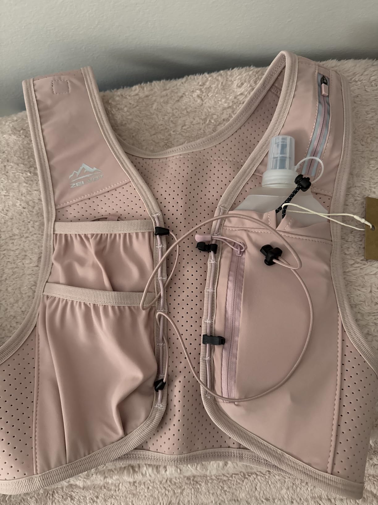 Zelvot Running Vest for Women Men, US Patent, Adjustable Chest Straps Running Hydration Vest with 500ml Soft Flask, Lightweight Reflective Hydration Backpack for Marathon customer photo 1