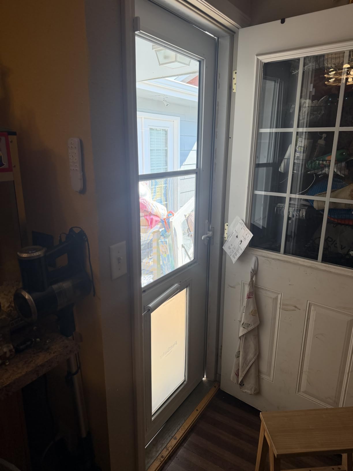 LARSON 20 Pet XL Highview XL Pet Door Almond 36-in. Storm Door customer photo 1