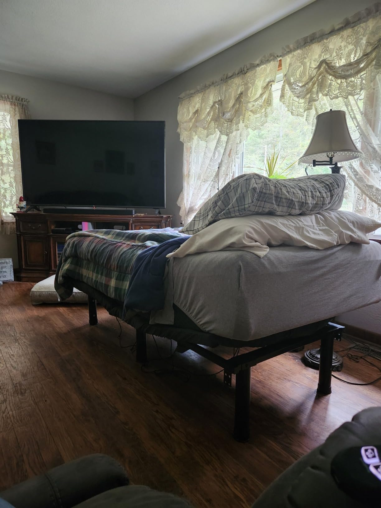 SunsGrove California King Adjustable Bed Frame with Wireless Remote, Zero Gravity, Head & Foot Incline, Anti-Snore, Memory Presets, Quiet Motor, Electric Bed with Adjustable Leg Heights customer photo 2