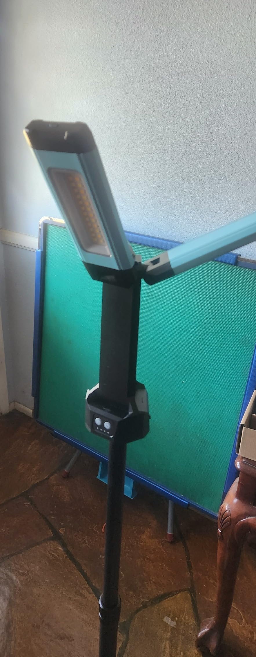 gogonova 2026 Rechargeable Work Light with Stand, 4 in 1 Cordless Camping Light, 700/1200/2200 Lumens, 4000/6500K Dimmable LED Work Lamp with Detachable Tripod(Grey) customer photo 1