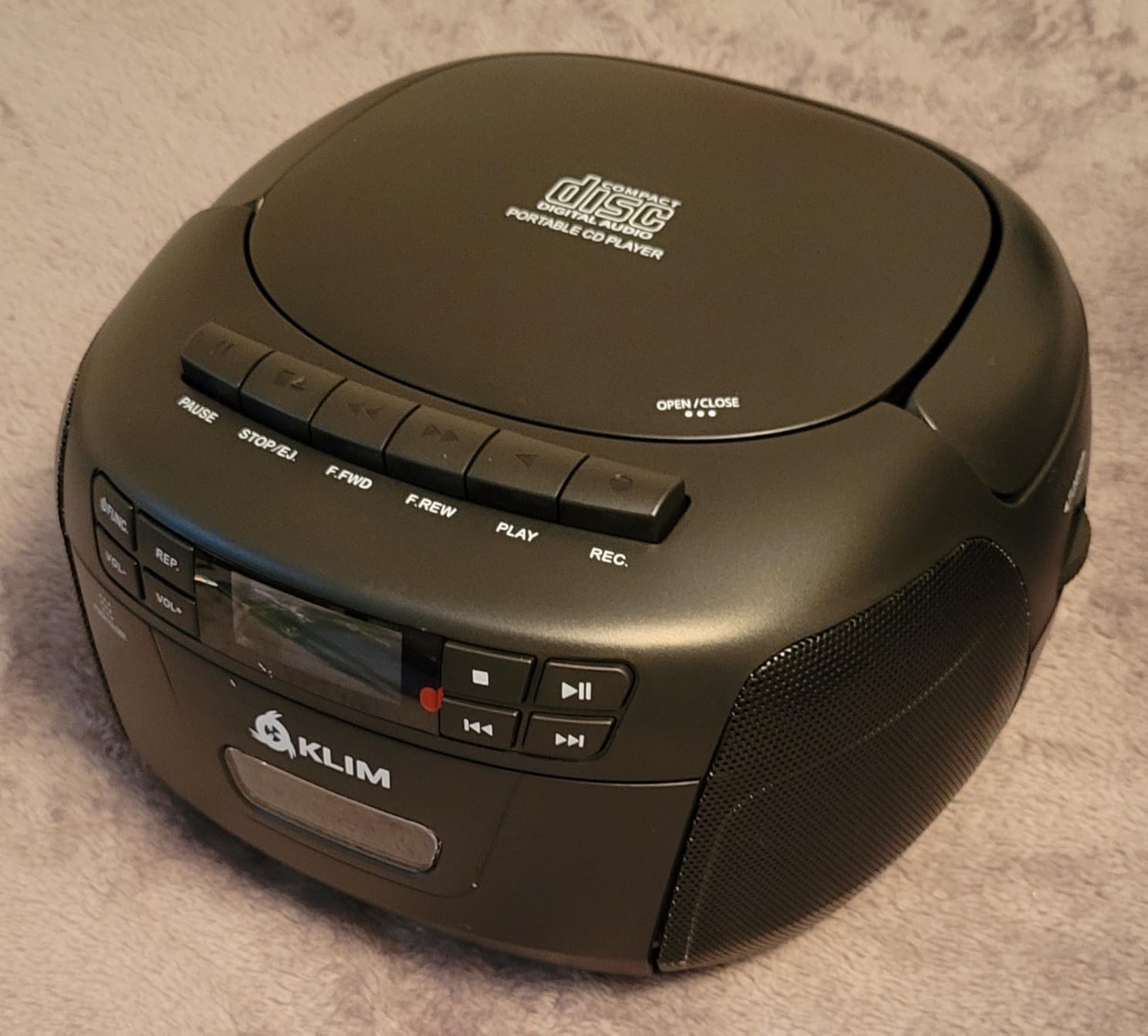 CD Cassette Player with Case, Bluetooth Boombox, AM FM Radio, USB Drive customer photo 2