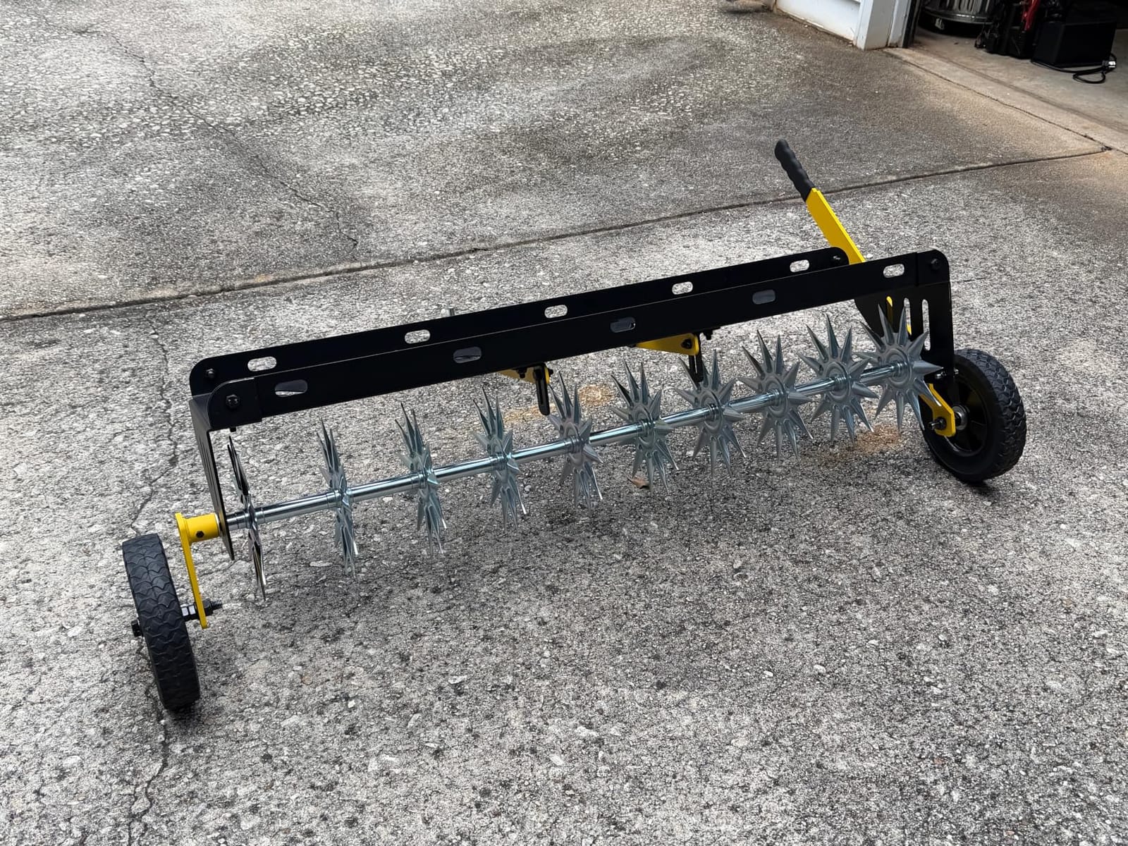 40-Inch Tow Behind Spike Aerator, Pull Behind Lawn Aerator with 10 Galvanized Steel Tines for Aerating Lawns, Soil Penetrator Spikes Tractor with Wheels, Extra-Wide Tow Bar for Garden & Farm customer photo 2