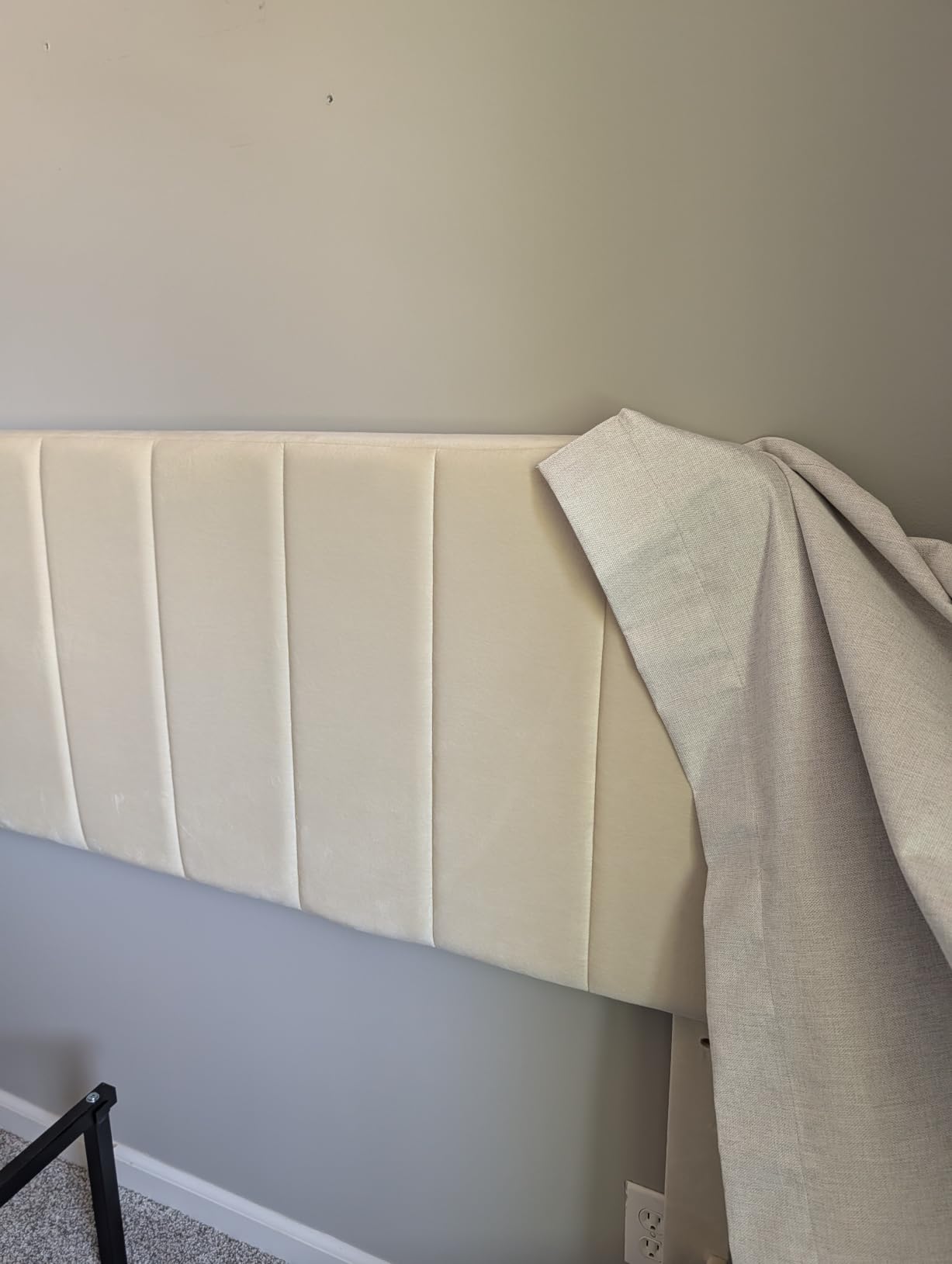 VECELO King Size Bed Frame with Upholstered Headboard, Velvet Platform Bedframe Mattress Foundation, Strong Wood Slat Support, No Box Spring Needed,Velvet Beige customer photo 1