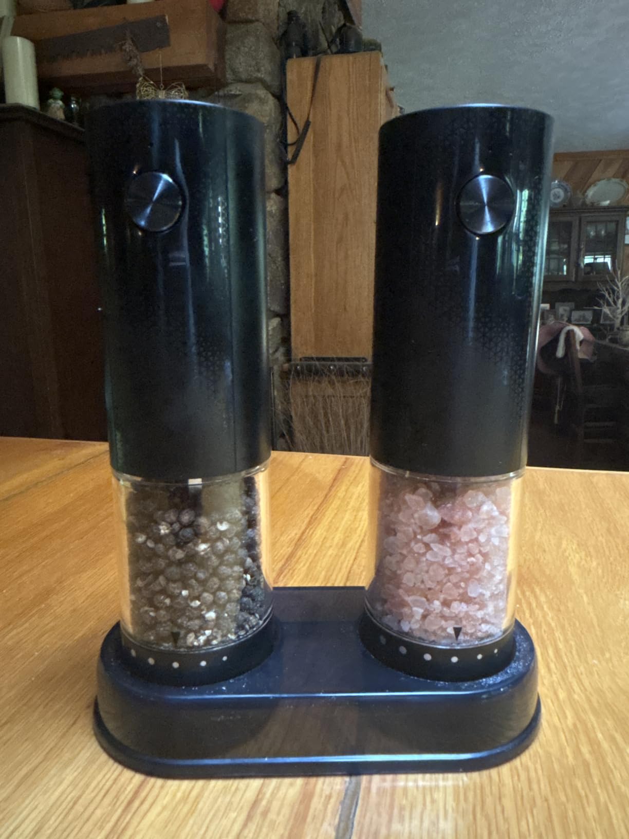 Electric Salt and Pepper Grinder Set - Rechargeable Automatic Salt and Pepper Shakers, Kitchen Appliances with External Adjustable Coarseness, Larger Hopper for Cooking, Home Gifts(2 Pack,Black/Black) customer photo 2