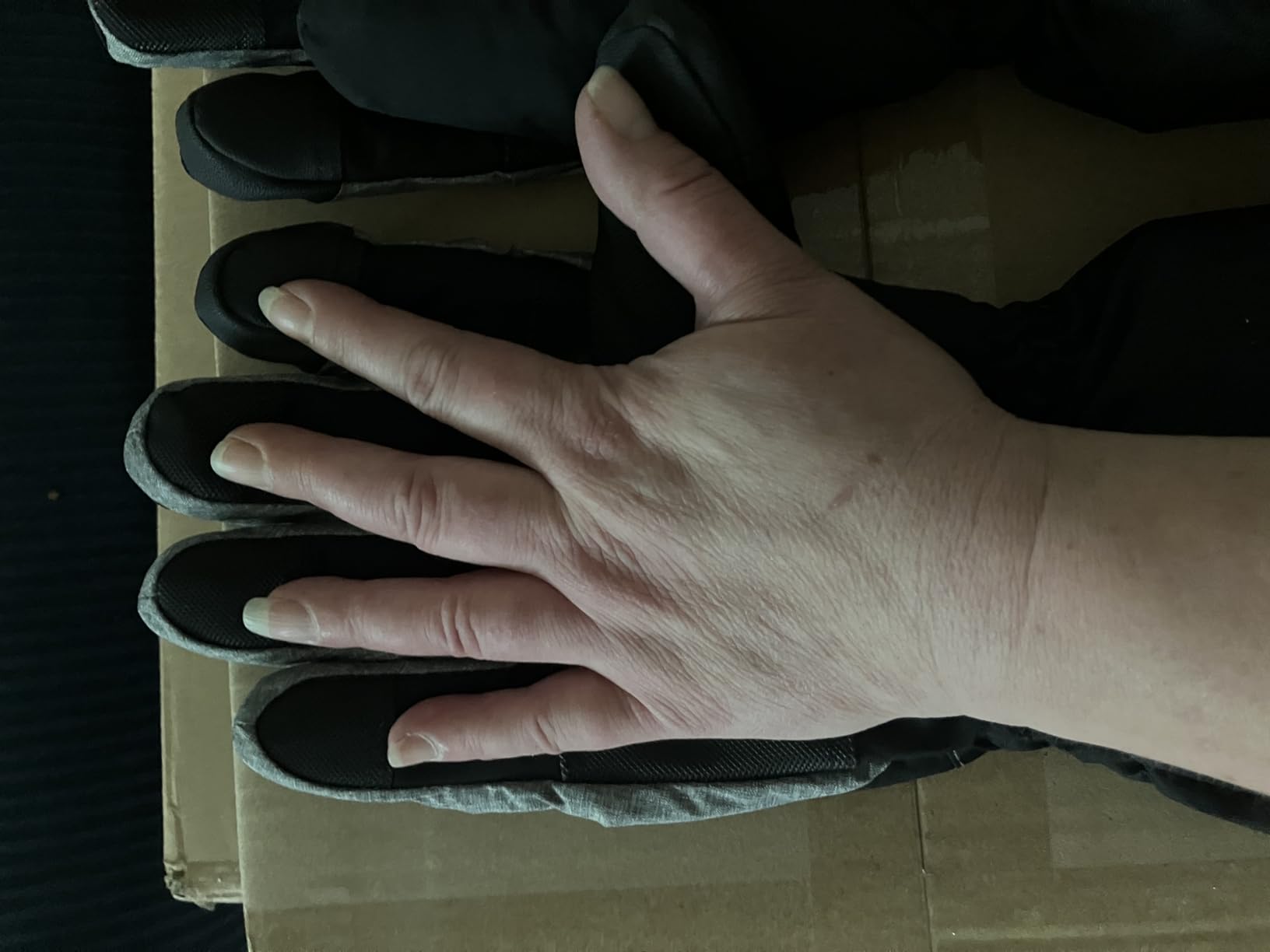 Rabbitroom Women Heated Gloves Winter Waterproof Touchscreen Hand Warmers Insulated Ski Men Gloves Perfect for Freezer Work Cycling Walking Running Outdoor Activities(M Size) customer photo 1