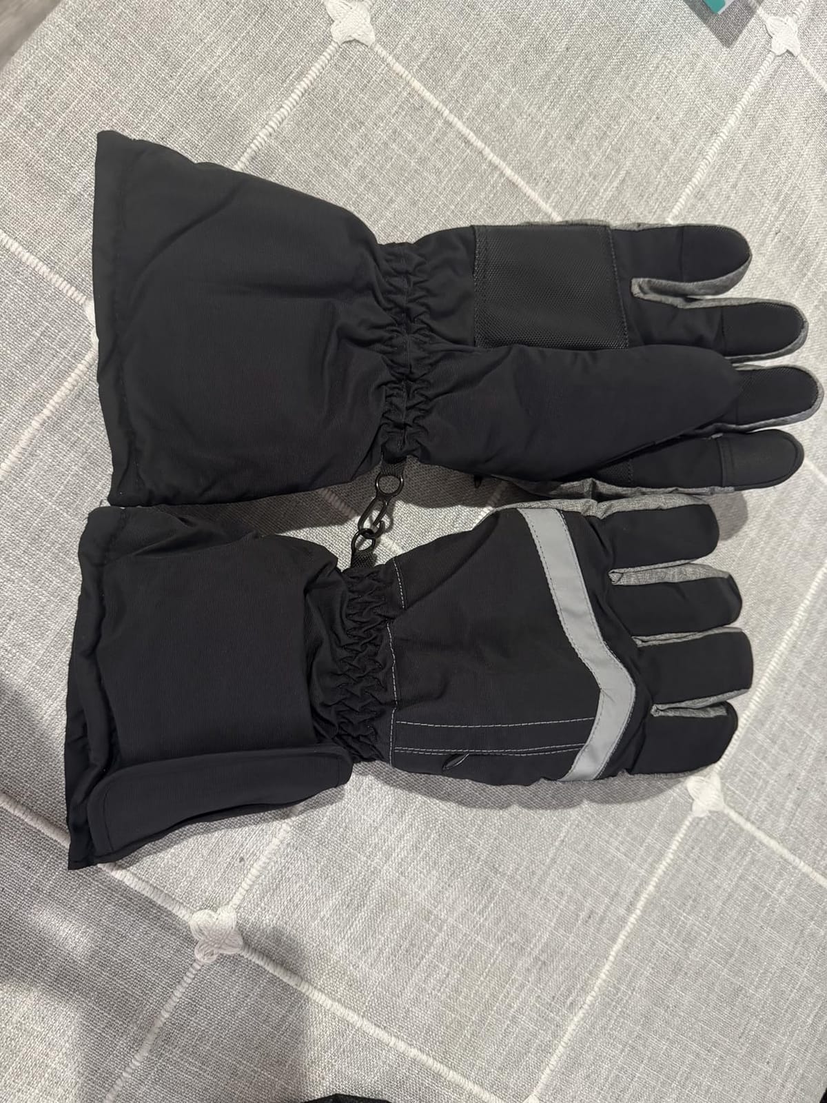 Rabbitroom Women Heated Gloves Winter Waterproof Touchscreen Hand Warmers Insulated Ski Men Gloves Perfect for Freezer Work Cycling Walking Running Outdoor Activities(M Size) customer photo 2