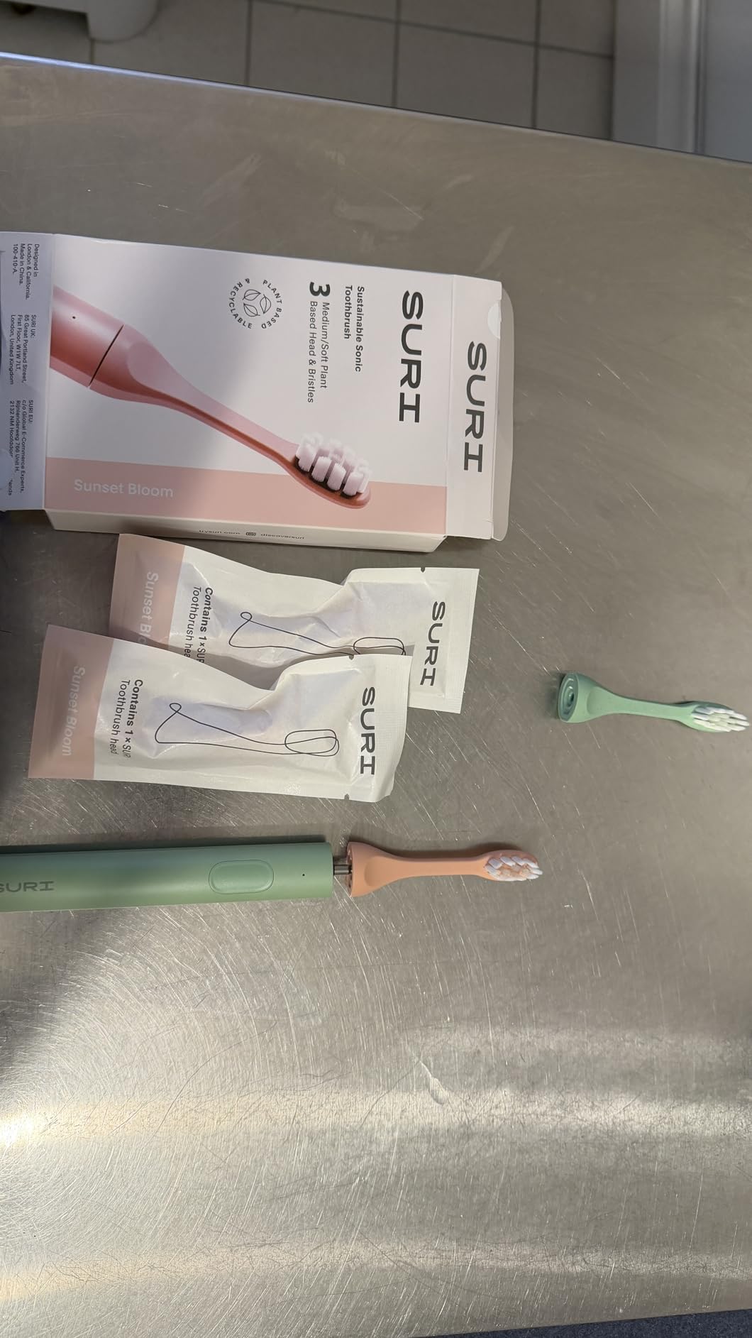 SURI Pro Sonic Electric Toothbrush | Over 4+ Weeks Battery | Pressure Sensor | Aluminium Body | 2-Minute Timer | Plant-Based Head | Black customer photo 2
