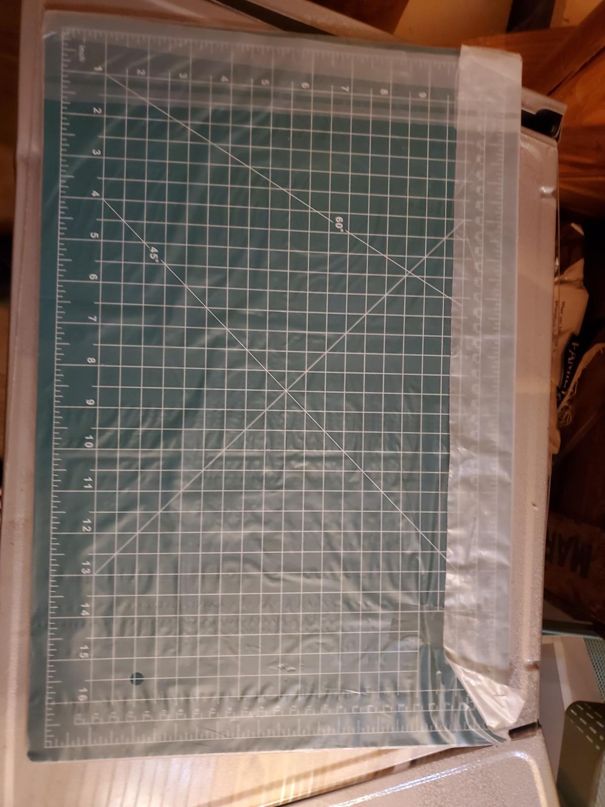Rotary Cutting Mat and Tools Set, Audab 45mm Fabric Cropping Cutter Wheel with A3 Self Healing Sewing Mat, Blades, Quilting Ruler and Clips, Crafts Knife for Shirt Cloth Patchworking Scrapbooking customer photo 1