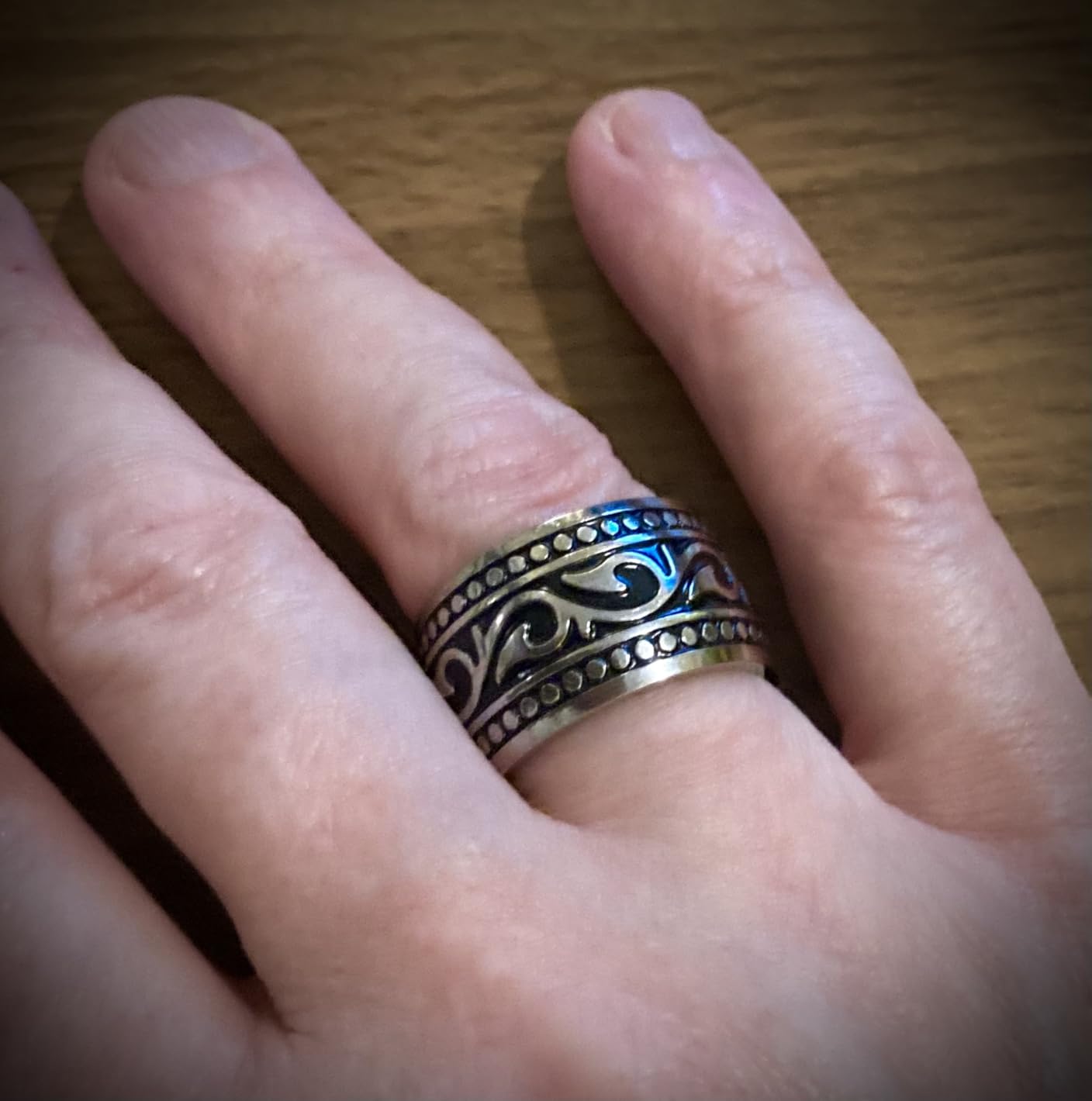 7Pcs Stainless Steel Vintage Signet Rings for Men Square Signet Rings Cuban Link Chain Ring Pinky Thumb Celtic Band Spinner Ring Silver Gold Polished Edge Mens Ring Biker Rings Set,Size 8-13 customer photo 1