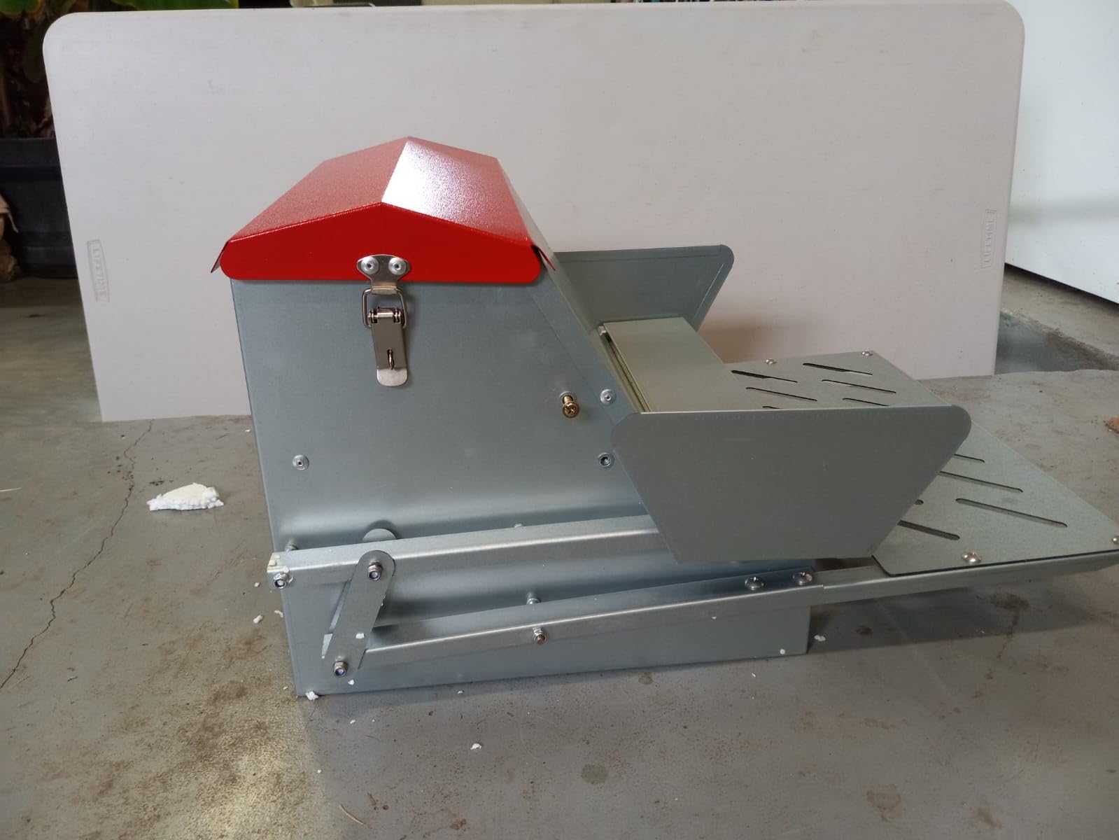25lbs Automatic Chicken Feeder-Steel Treadle Poultry Feeder Weatherproof customer photo 1
