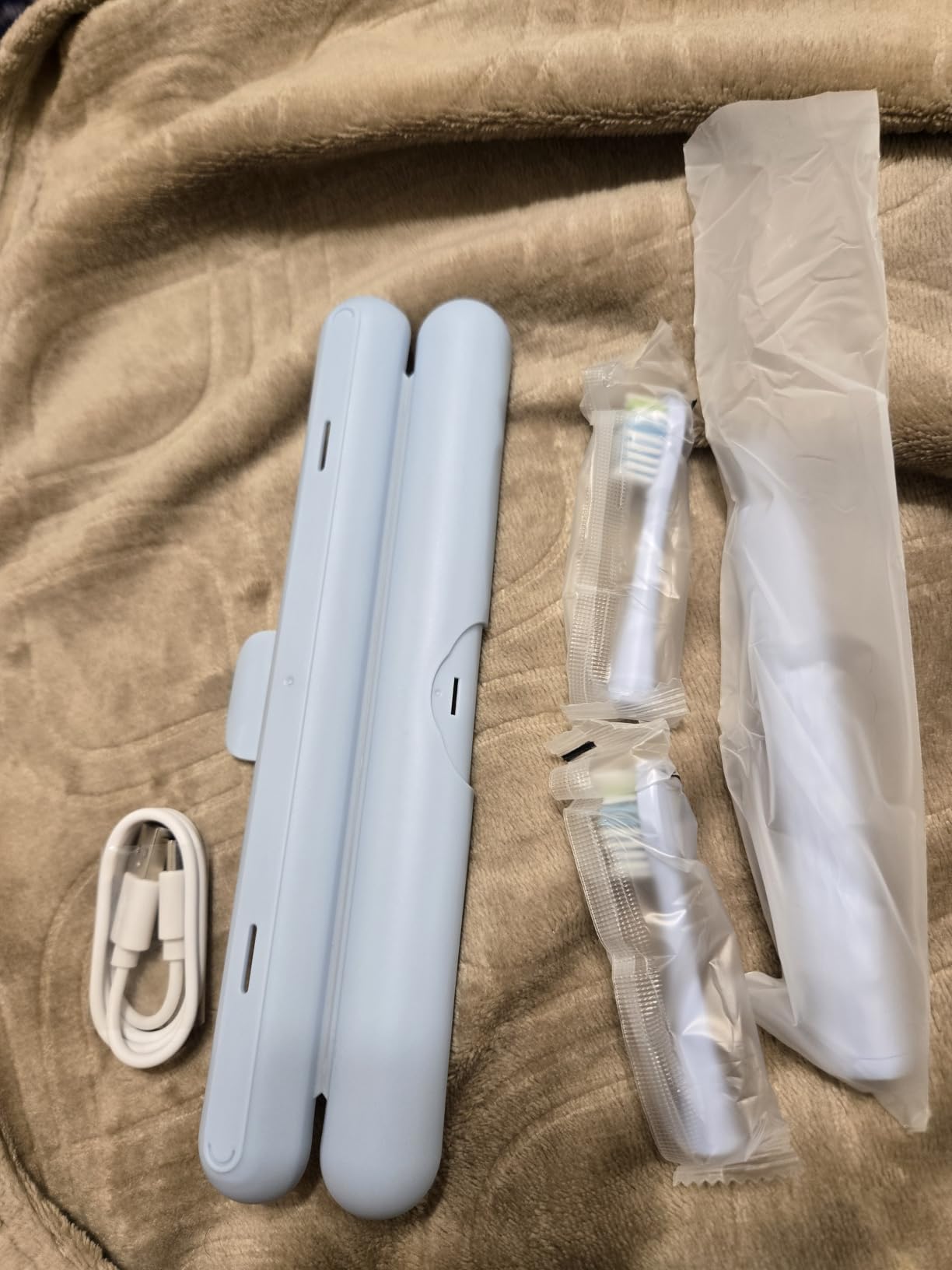 7AM2M Sonic Travel Electric Toothbrush for Adults&Kids, Travel Case&2 Brush Heads, 1 Charge for 90 Days, Type-C Rechargeable Sonic Toothbrush, Compact Design for Daily/Travel Use-Black customer photo 2