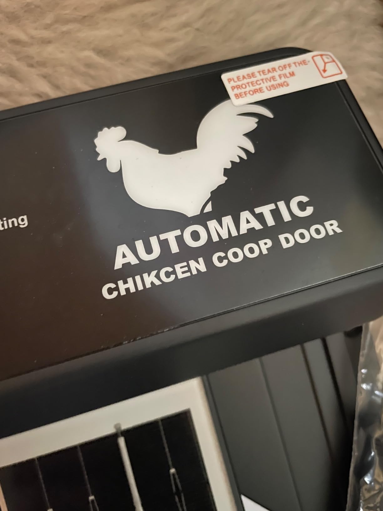 INNOLAND Large Size Automatic Chicken Coop Door - Reinforced Gear Drive customer photo 1