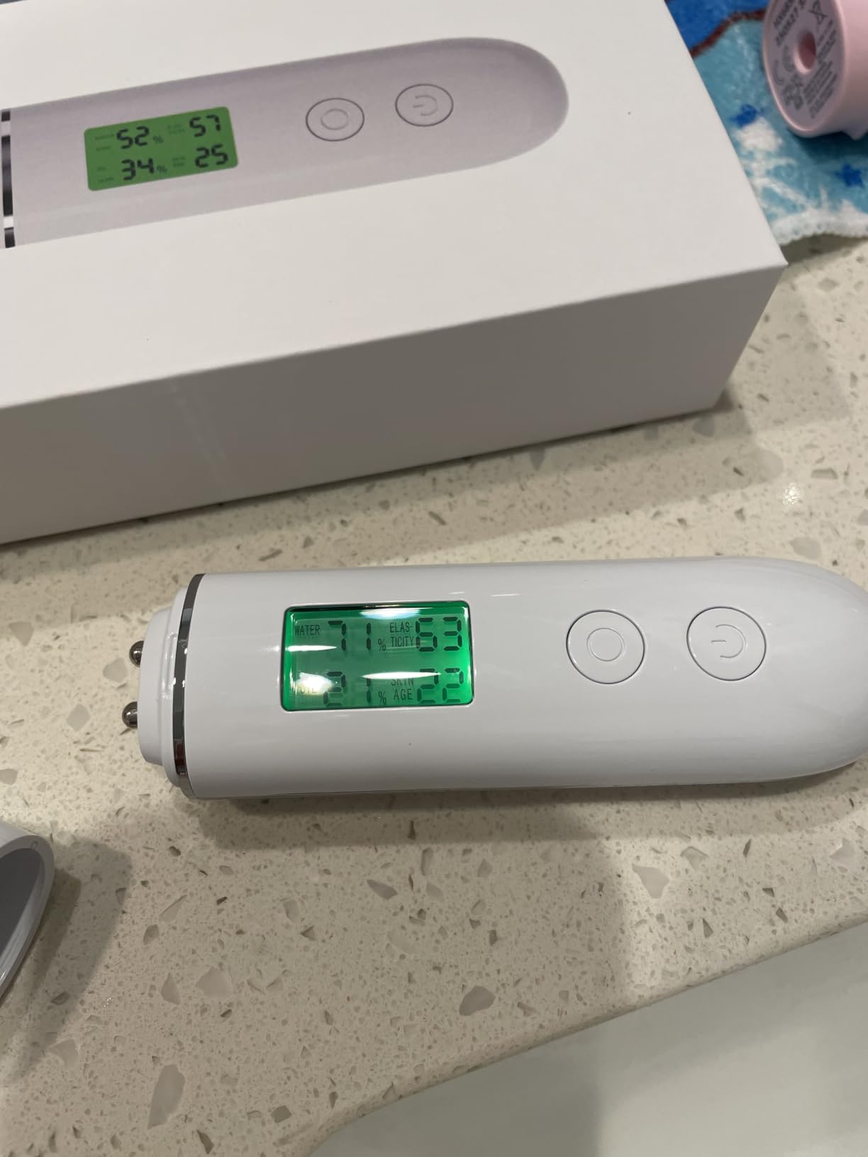 Professional Skin Moisture Tester, Digital Facial Oil Detector, High Precision Skin Hydration Analysis Meter, Hydration monitor,Portable Skin Analyzer with LCD Display & Fluorescent Agent Detection customer photo 2