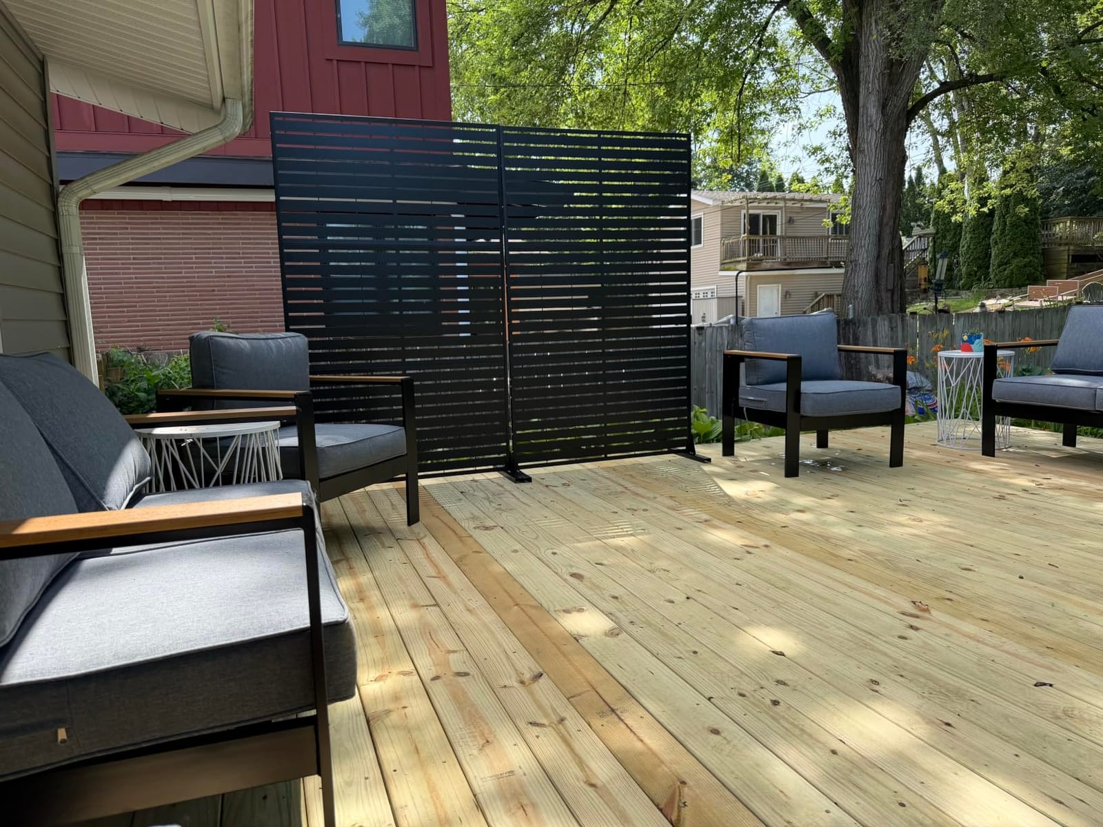 Metal Privacy Screen Outdoor 6FT – Freestanding Laser Cut Steel Garden Divider Panel with Stand, Decorative Modern Privacy Screen for Patio, Deck, Backyard & Balcony, Rustproof & Weather-Resistant customer photo 1