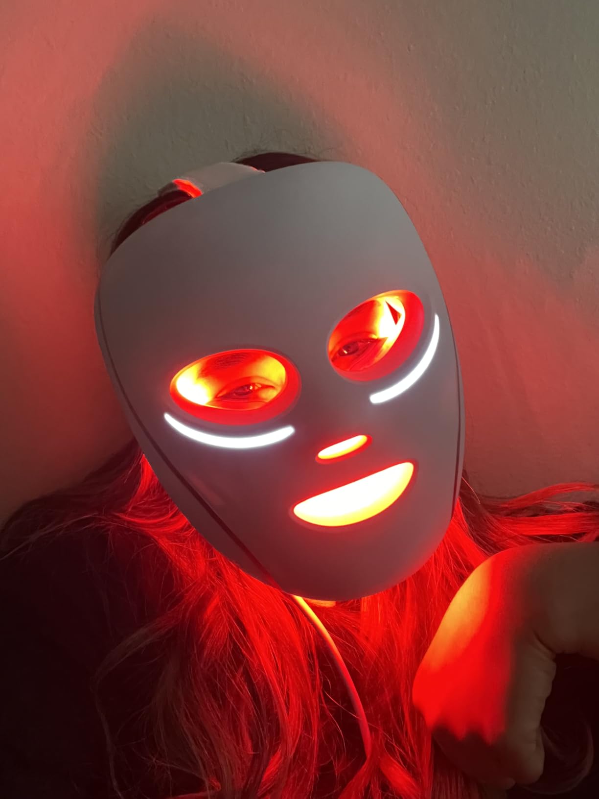 Shark CryoGlow LED Face Mask, Red Light Therapy, Under-Eye Cooling, FW312PK customer photo 1