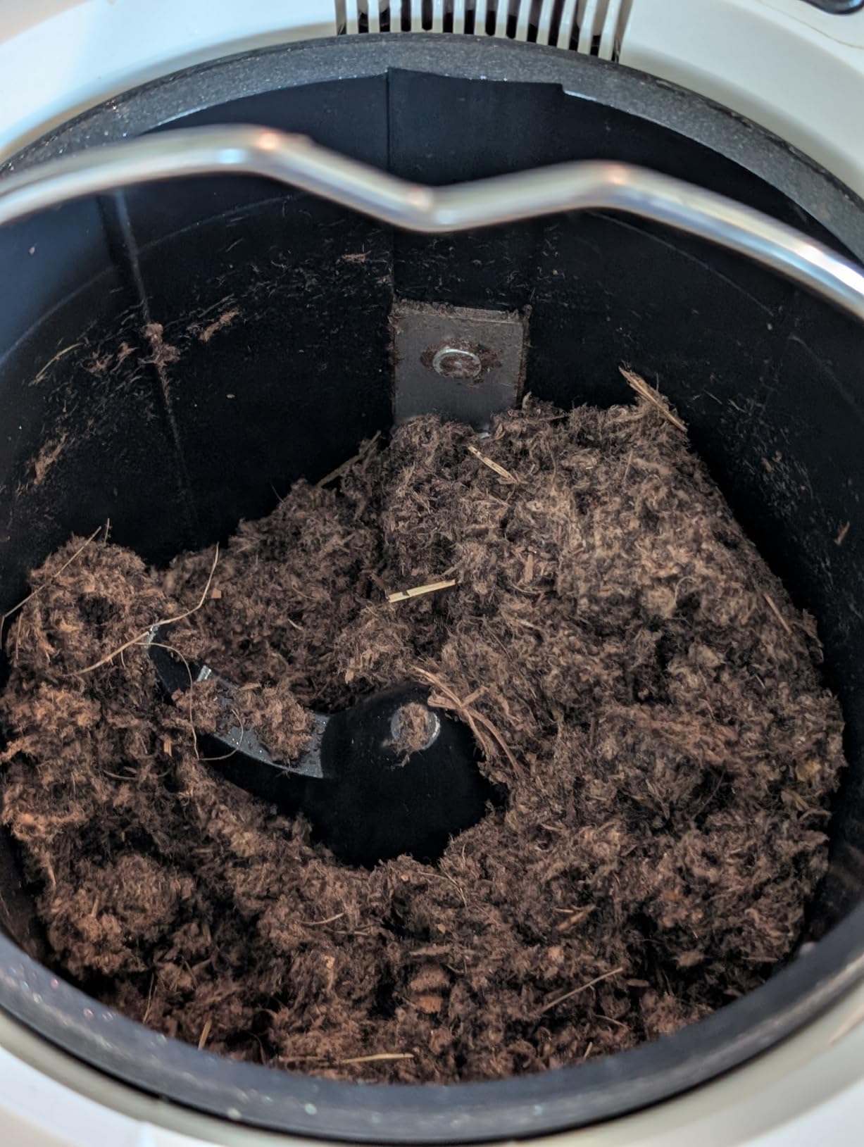 1 Gallon Electric Kitchen Composter, Smart Mill Food Recycler with Large Touch Screen, Compost Bin Indoor with 4 Sharktooth Blades, 0.5kWh Per Cycle Energy-efficient, Odorless, Low Noise,Auto-Cleaning customer photo 2