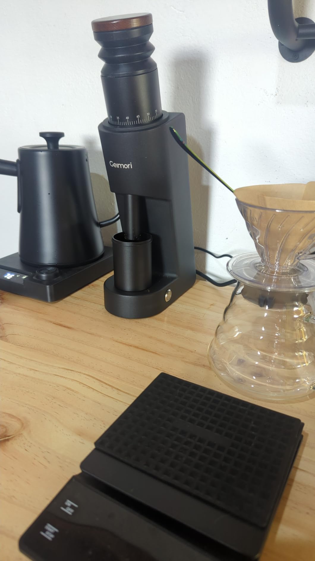 Single Dose Coffee Grinder,Wirsh Geimori GU38 Coffee Grinder with 38mm 6-Core Stainless Steel Conical Burr, 0.01mm Stepless Adjustment, Low Retention Espresso Grinder with Magnetic Dosing Cup,White customer photo 1