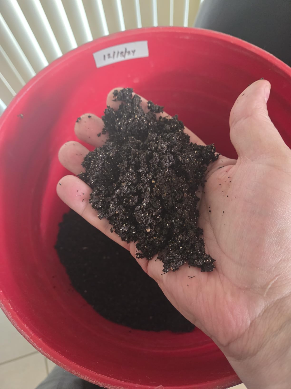 The Original VermiHut® Plus 5-Tray Worm Composter – Indoor & Outdoor Vermicomposting Bin | Sustainable Design for Food Waste Recycling- Black customer photo 2