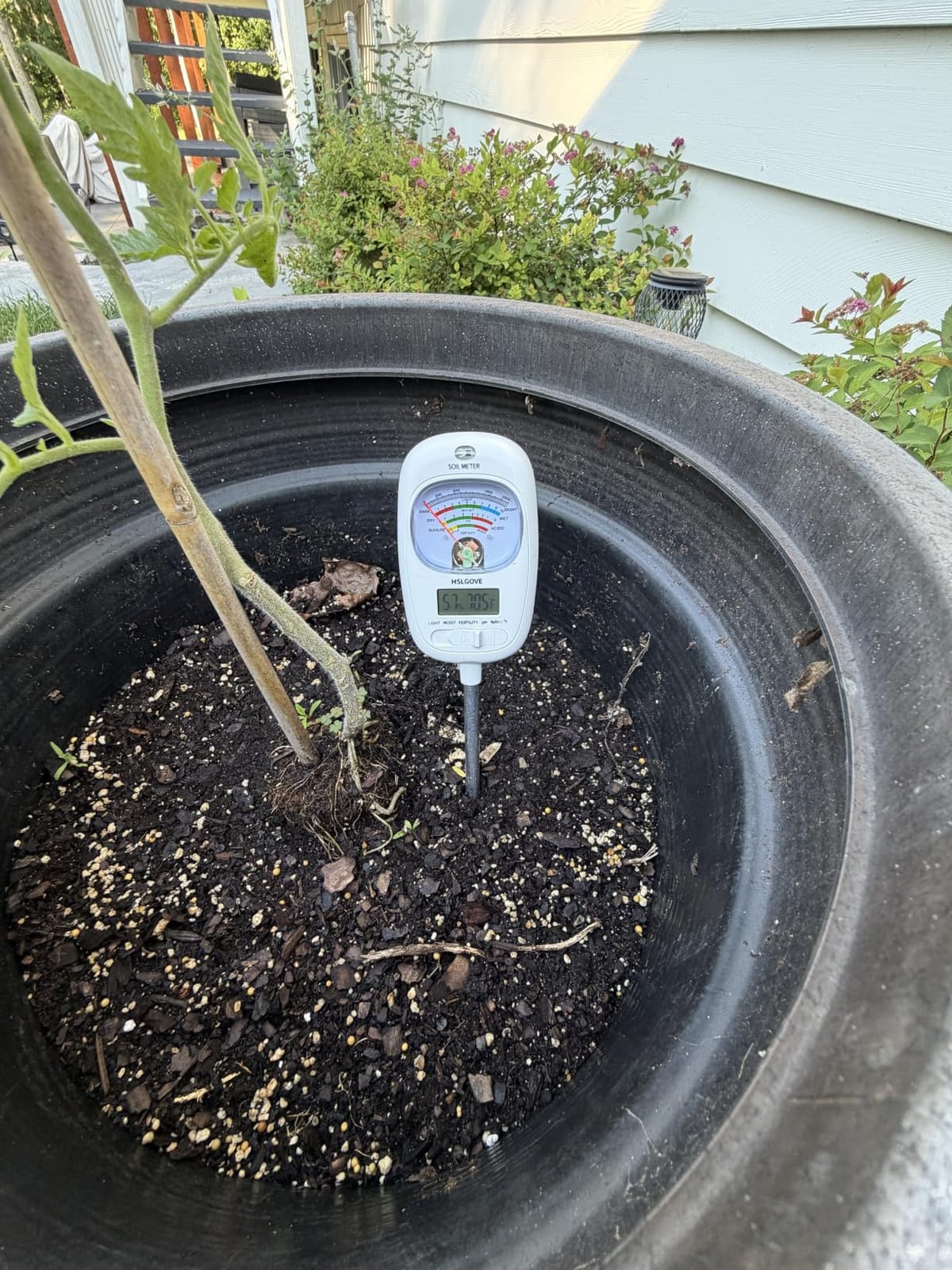 HSLGOVE Soil Test Kit, 7-in-One Soil Moisture Meter/Soil PH Meter/Fertility, Dual Screen Soil Tester w/Digital Soil Temp/Air Temp&Humidity for Plants Gardening,Lawn,Farm Indoor&Outdoor-Lvory White customer photo 1