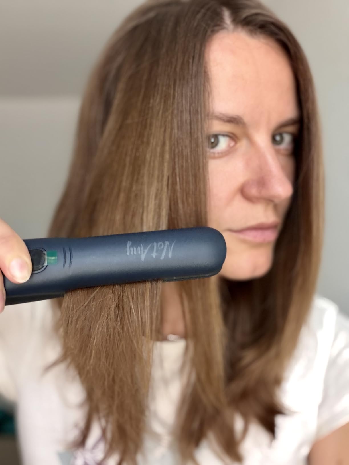 Cordless Hair Straightener, 1 Inch Portable Flat Iron Hair Straightener & Curler, Travel Hair Straighteners for Women, Titanium Floating Plates, Dual Voltage & 20S Fast Heat Up Includes Hair Clips customer photo 1