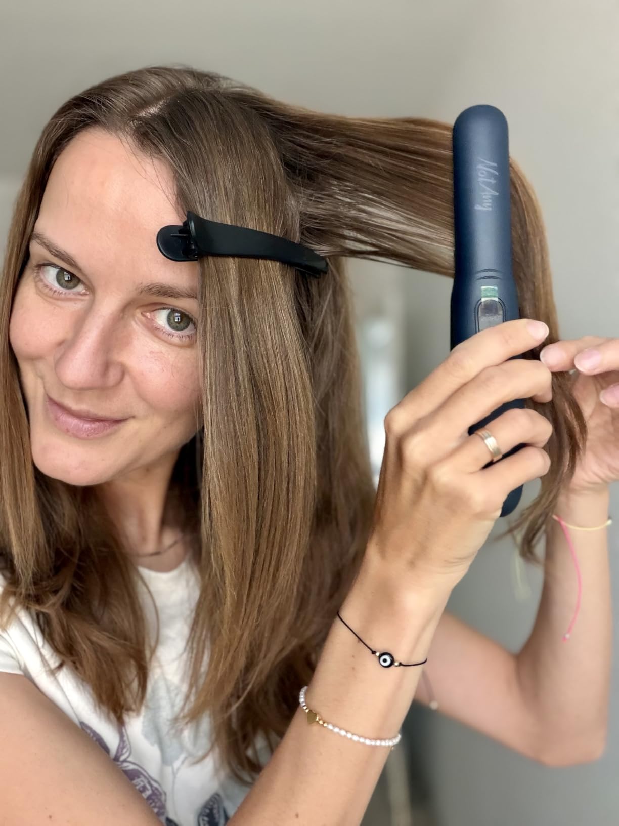 Cordless Hair Straightener, 1 Inch Portable Flat Iron Hair Straightener & Curler, Travel Hair Straighteners for Women, Titanium Floating Plates, Dual Voltage & 20S Fast Heat Up Includes Hair Clips customer photo 2