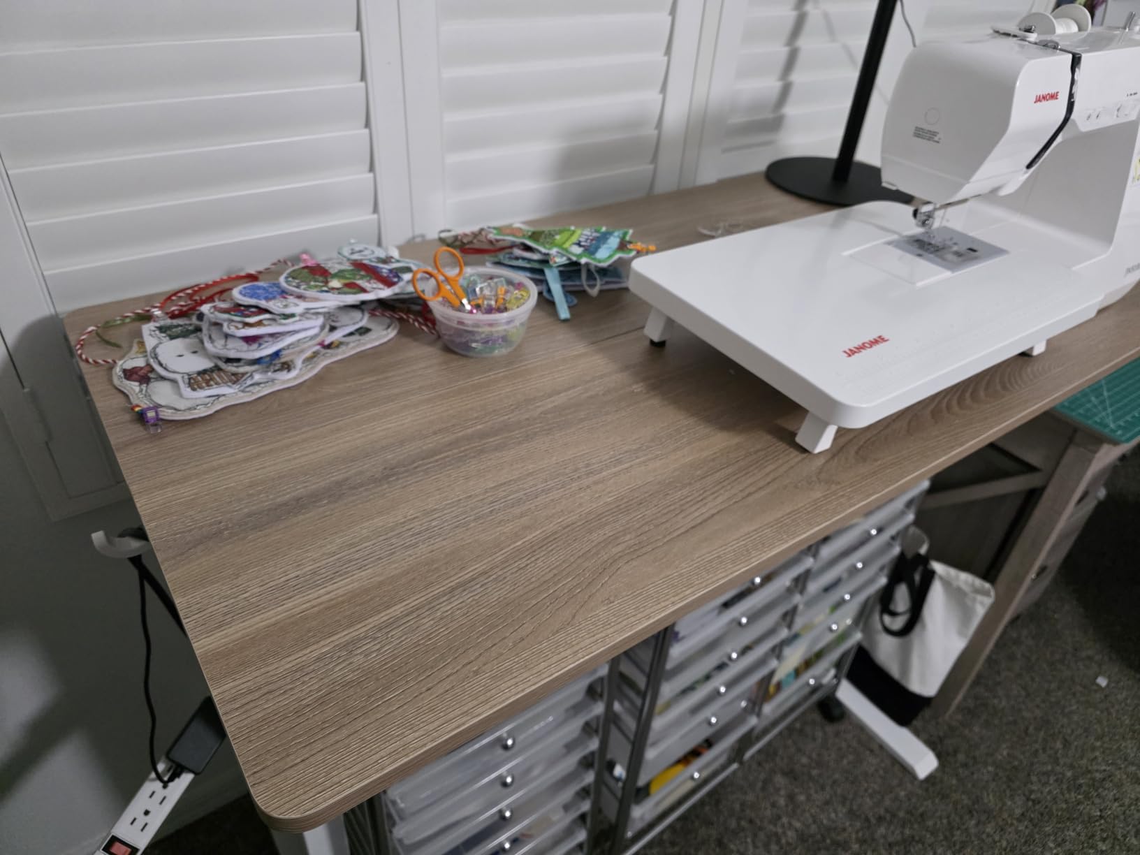 TIQLAB Electric Adjustable Sewing Table, 63