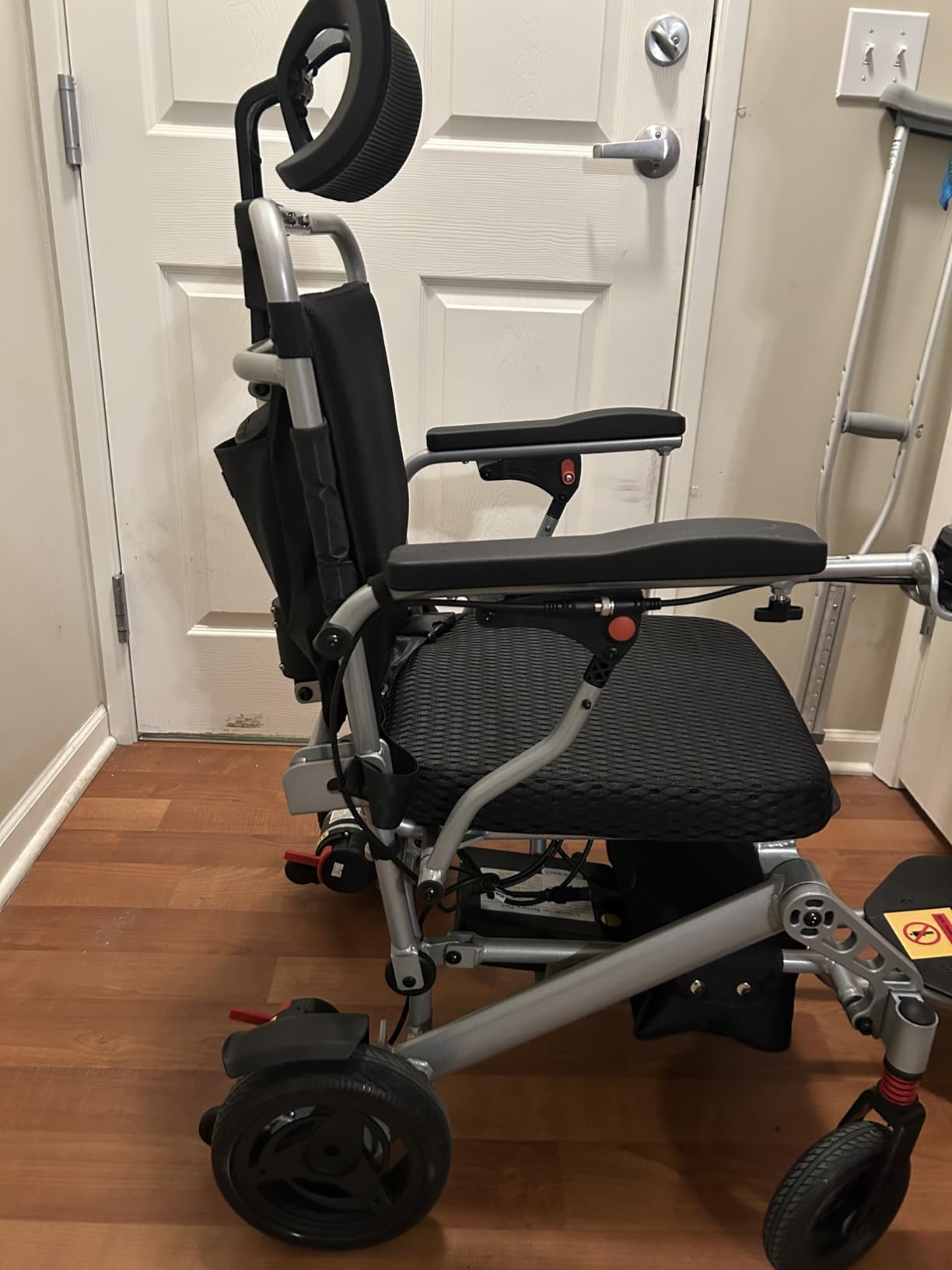 440 lb Capacity Electric Wheelchair, 22 inch Wider Seat Wheelchair, 30+Miles 700W Motor All Terrain Power Wheelchair, Heavy Duty Wheelchair with Dual Battery(12AH+12AH), with Dust Cover and Backpack customer photo 2