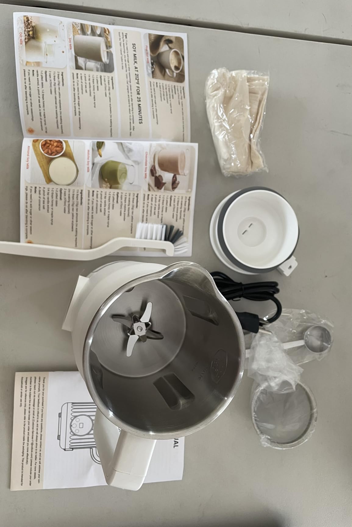 34ozNut Milk Maker Machine,10 in 1 Automatic Plant Based Almond Milk Maker customer photo 1