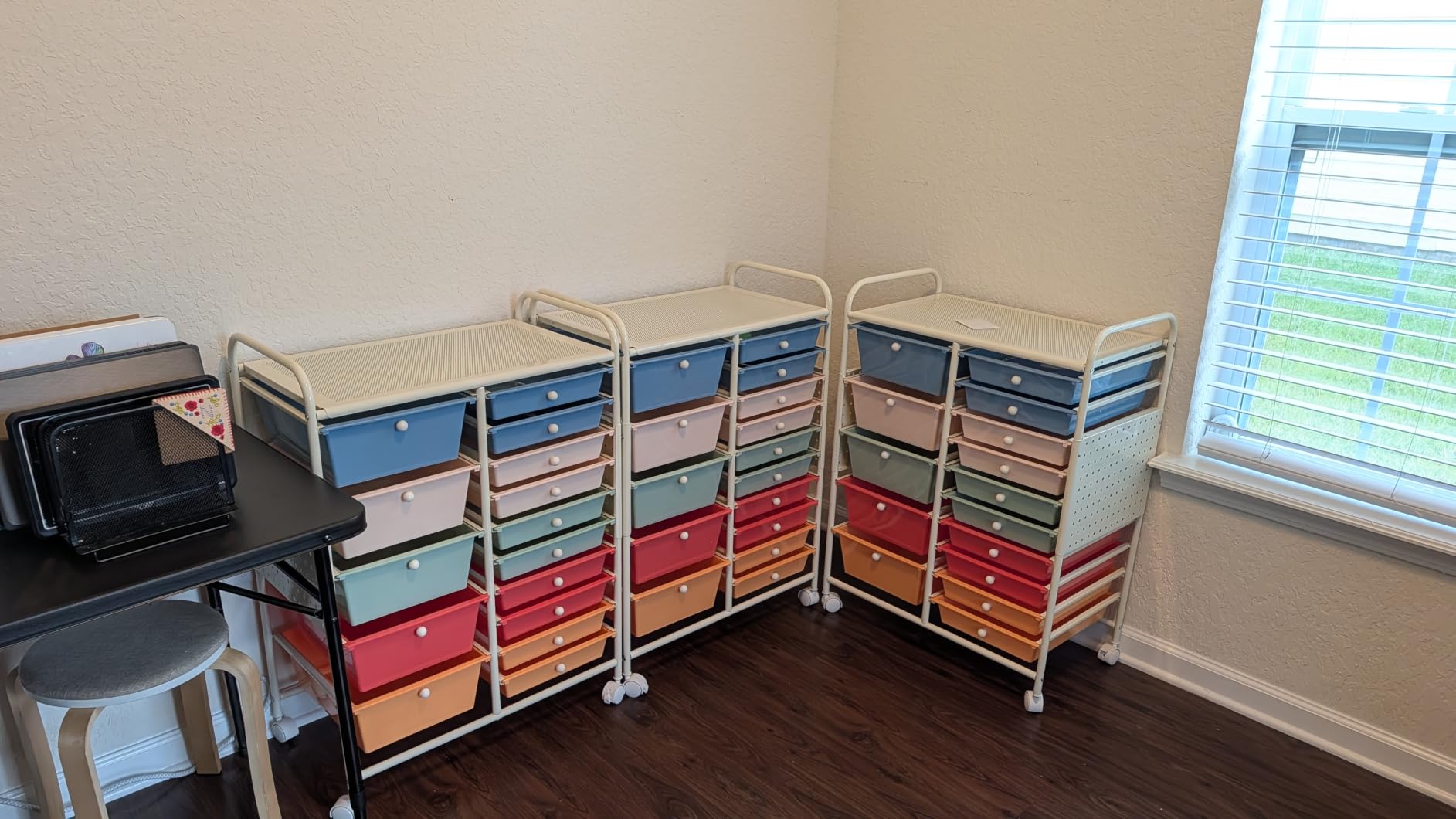 Giantex 14 Drawer Storage Cart, Rolling Craft Cart with Metal Tabletop & Pegboard, Mobile Utility Organizer Trolley with Locking Wheels, Home Office, Ivory customer photo 2