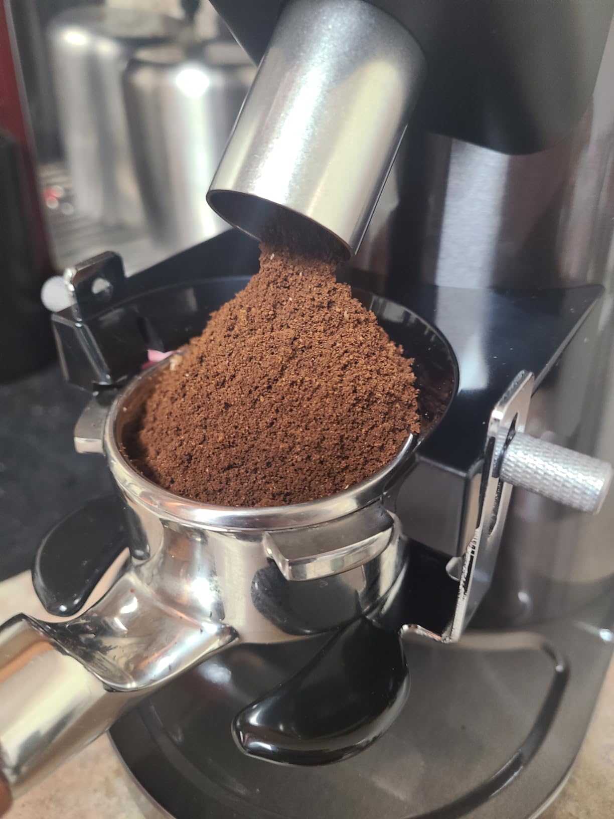 DAOFEL 64MM Flat Burr Coffee Grinder Electric With 100 Adjustable Grind Settings Coffee Bean Grinder for home use, Espresso, French Press, Precision Timer, Anti-static, Stainless Steel Gunmetal Gray customer photo 2