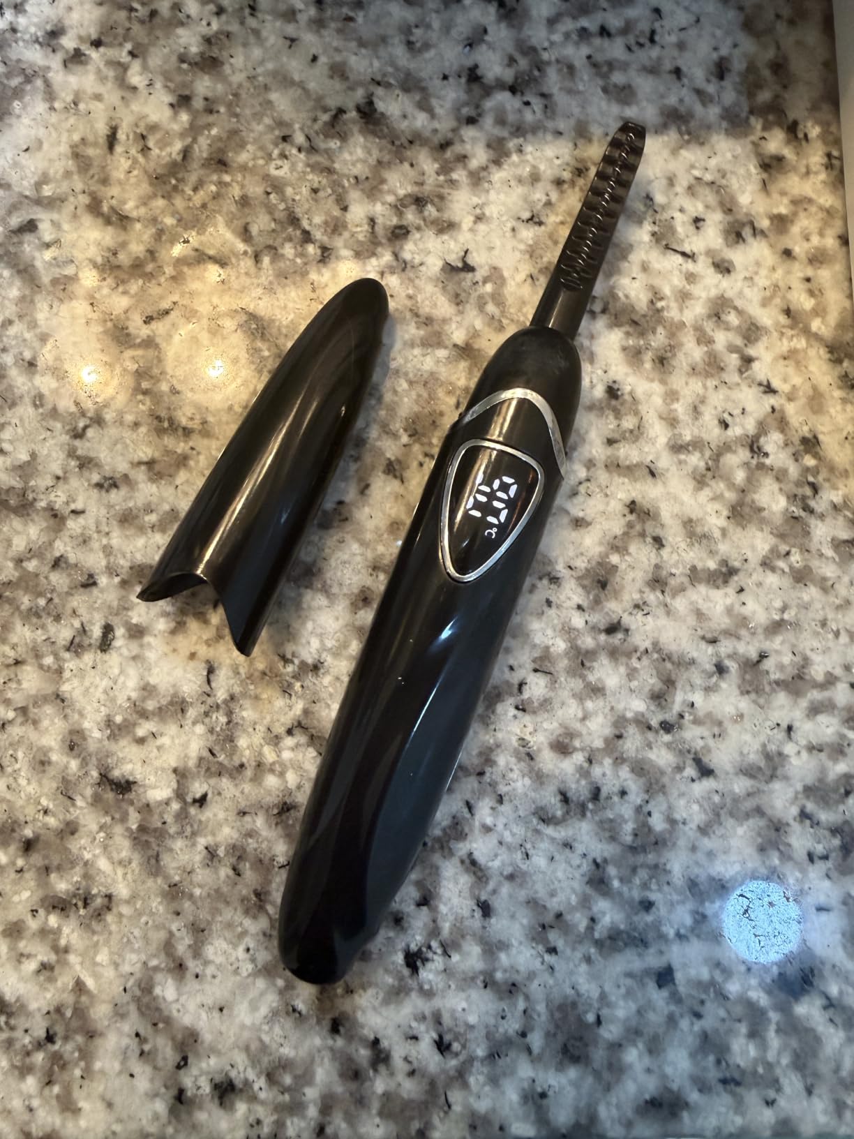 Heated Eyelash Curler, Heated Lash Curler, Accurate Temperature Control Electric Eyelash Curler Heated - Intelligent Power Off, Natural Makeup (Black/Silver, S600-148MM) customer photo 2
